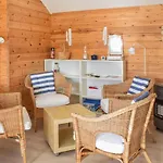 3 Bedroom Stunning In *