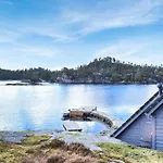 Beautiful In With House Sea View *